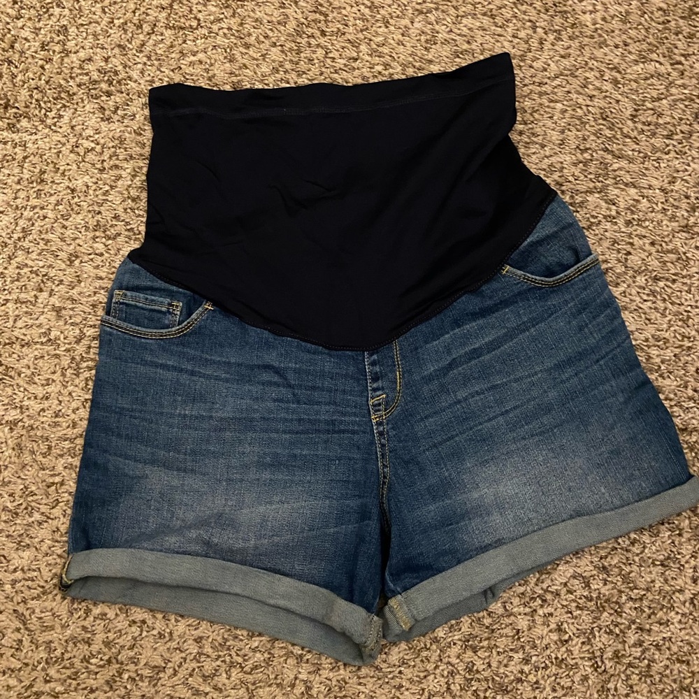 Maternity shorts
